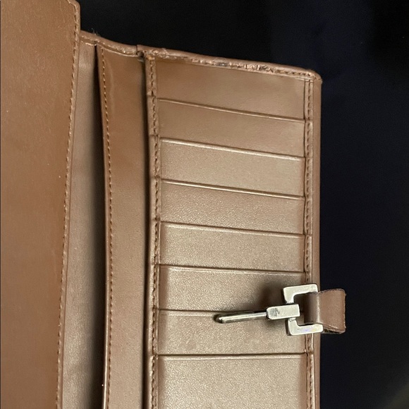 Gucci Beige and Brown iconic Monogram GG Supreme Long wallet - Picture 6 of 17